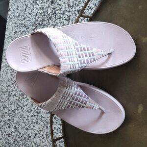 Women's sandles size 8 color purple Fitflop